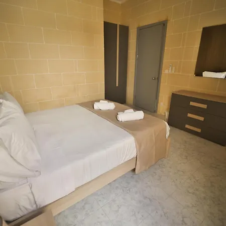 Hot Tub With View, Stylish 3br, Heart Of * Għajnsielem