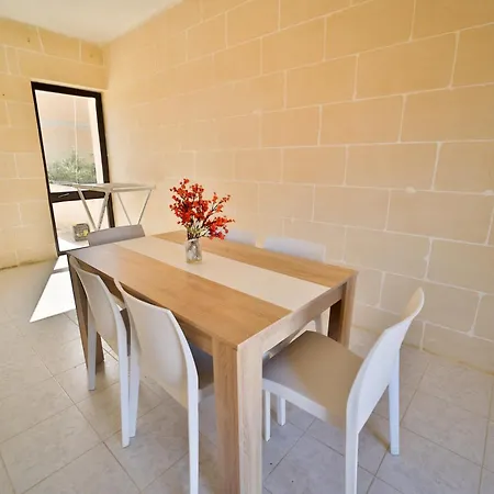 Hot Tub With View, Stylish 3br, Heart Of Għajnsielem